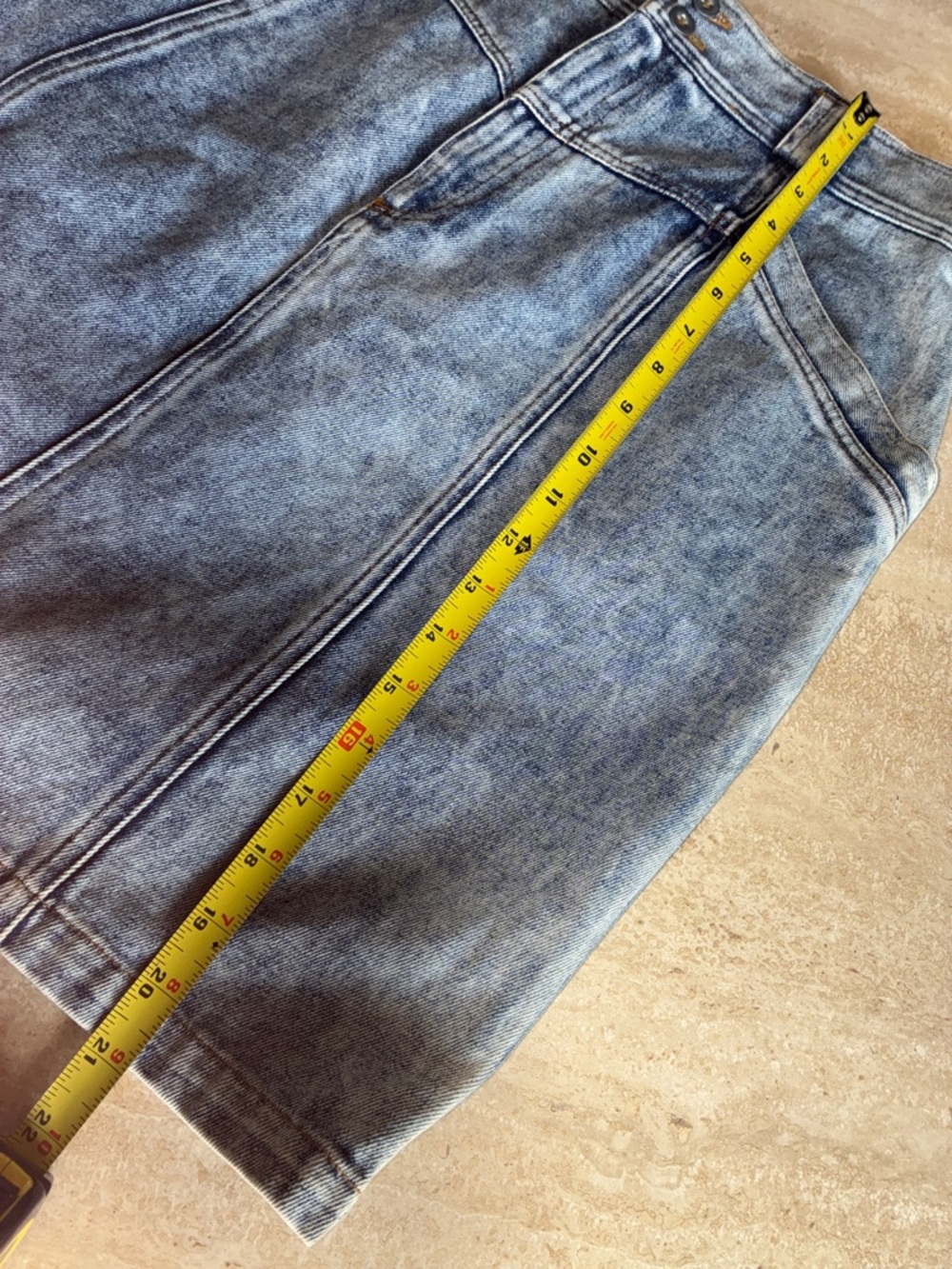 CHAUS Blue Acid Wash Denim Mini Skirt, Great Tailoring, Back Slit, Pockets 14 - Picture 10 of 12